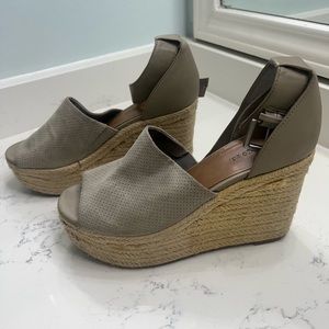 Platform wedges